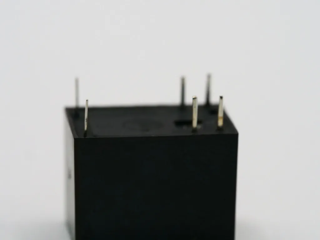 6 PIN 12V mini through hole (12).webp