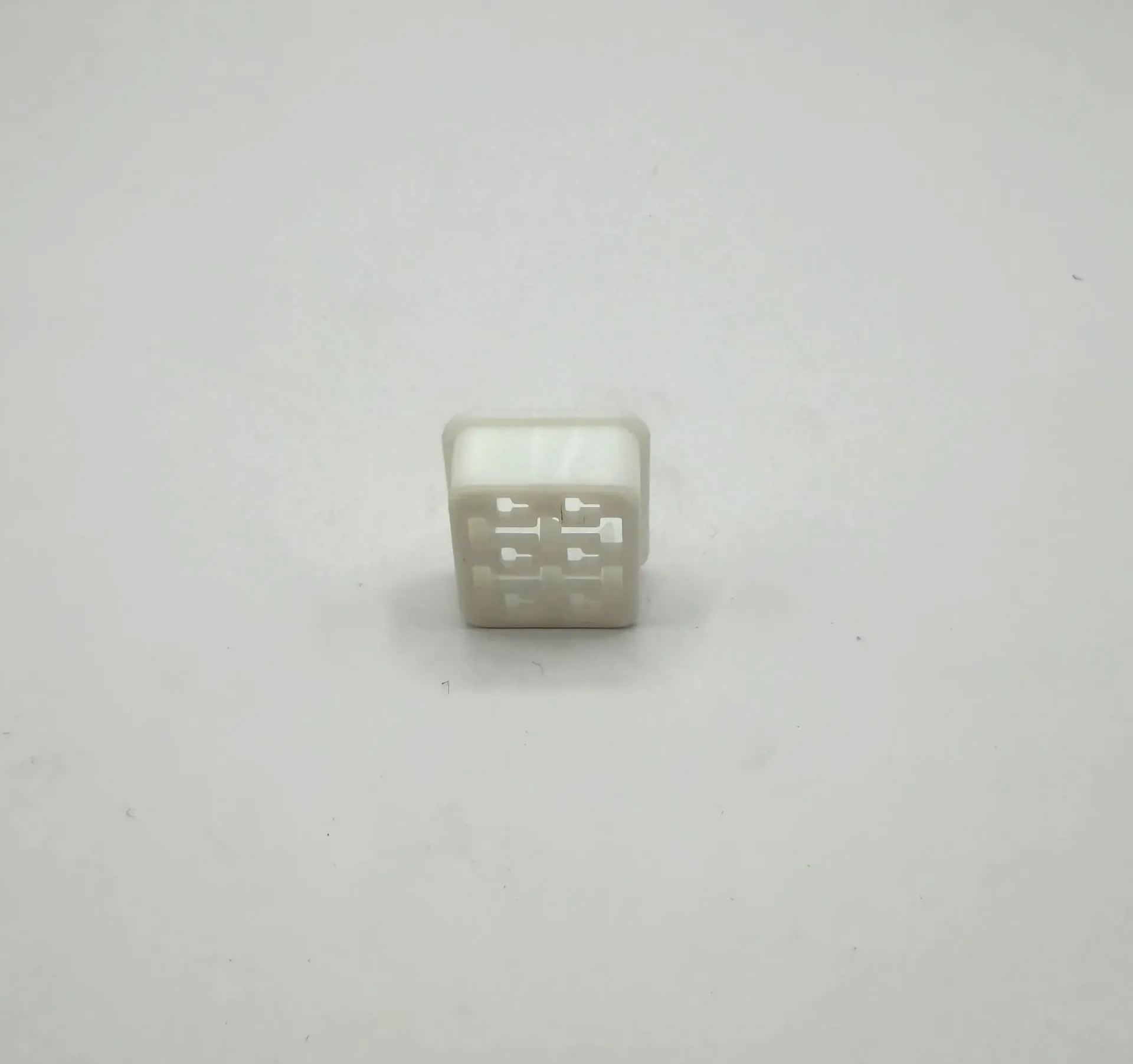 Sumitomo 6 Way Socket Retainer