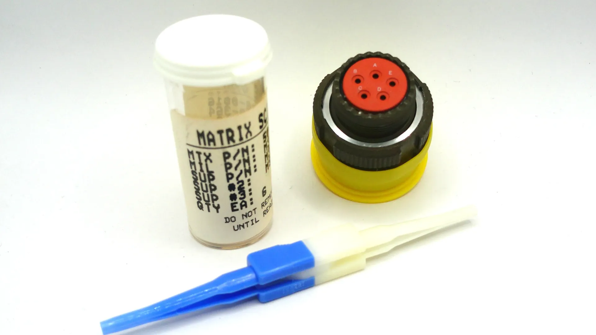 D38999/26WD-5PN Circular Conn Series III, Straight Plug, 5 Contacts