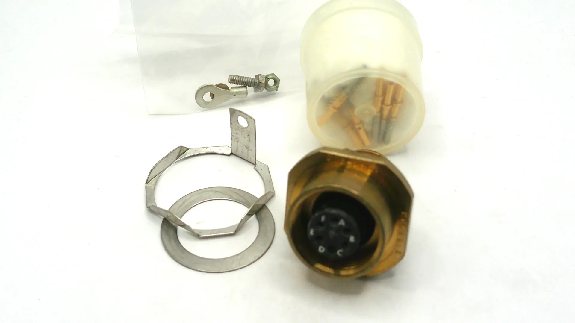 37T-10-06SN (608) Connector (Amphenol)