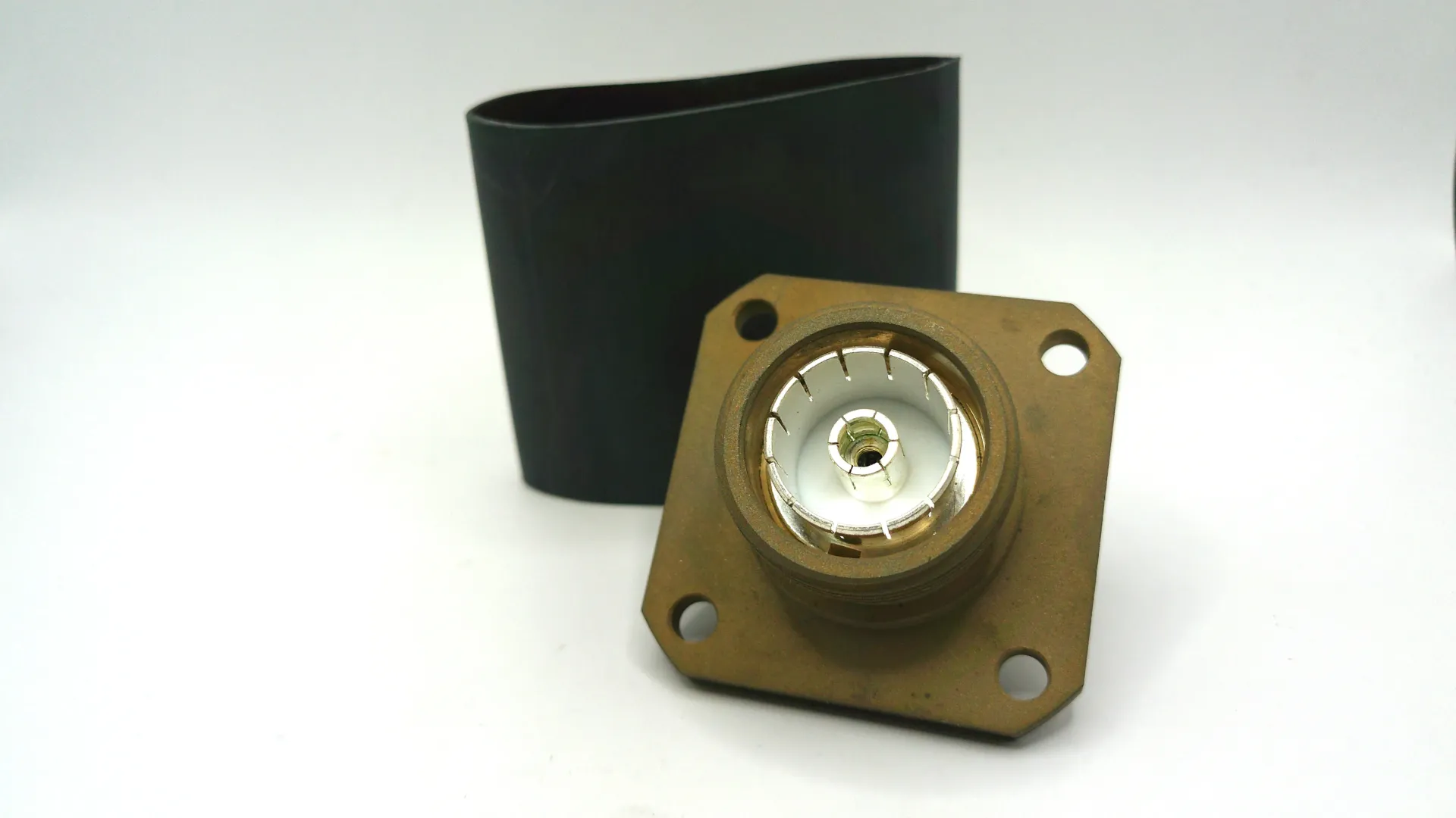 508/1/37133/000 Antenna Connector