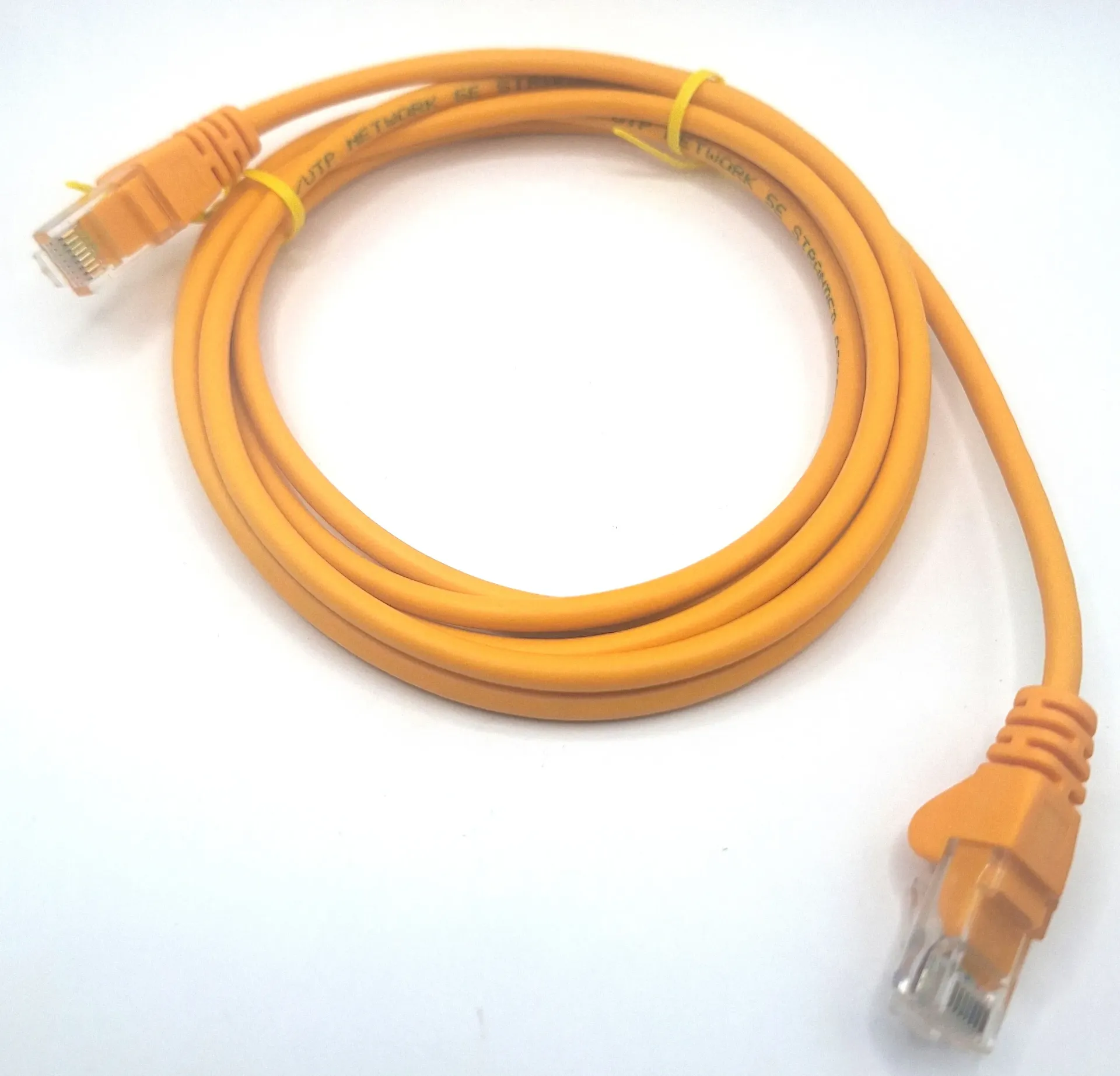 1-00078 - 2m patch lead yellow