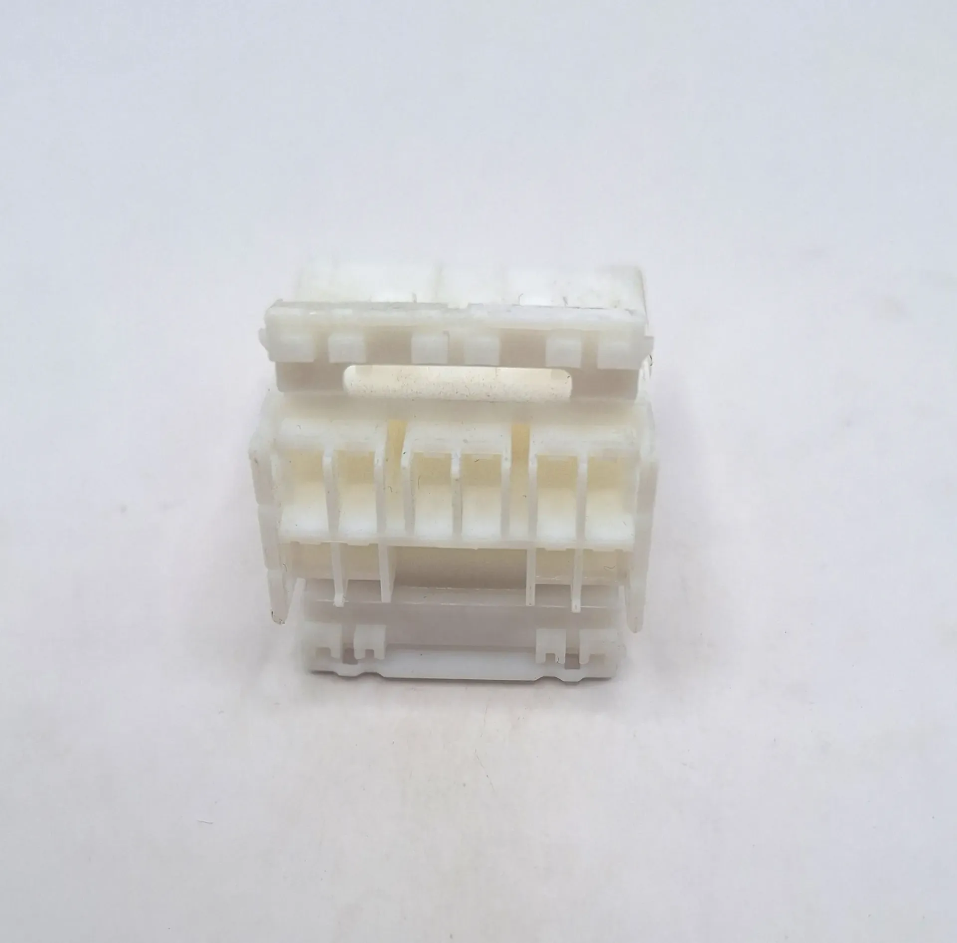 10 Way Multilock 070 Pin Housing (2 Row)