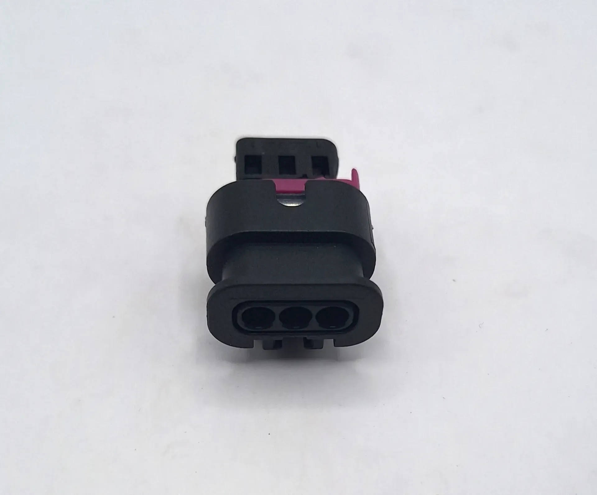 1-1670917-1 3 Way MCON 1.2 Series Socket Housing 