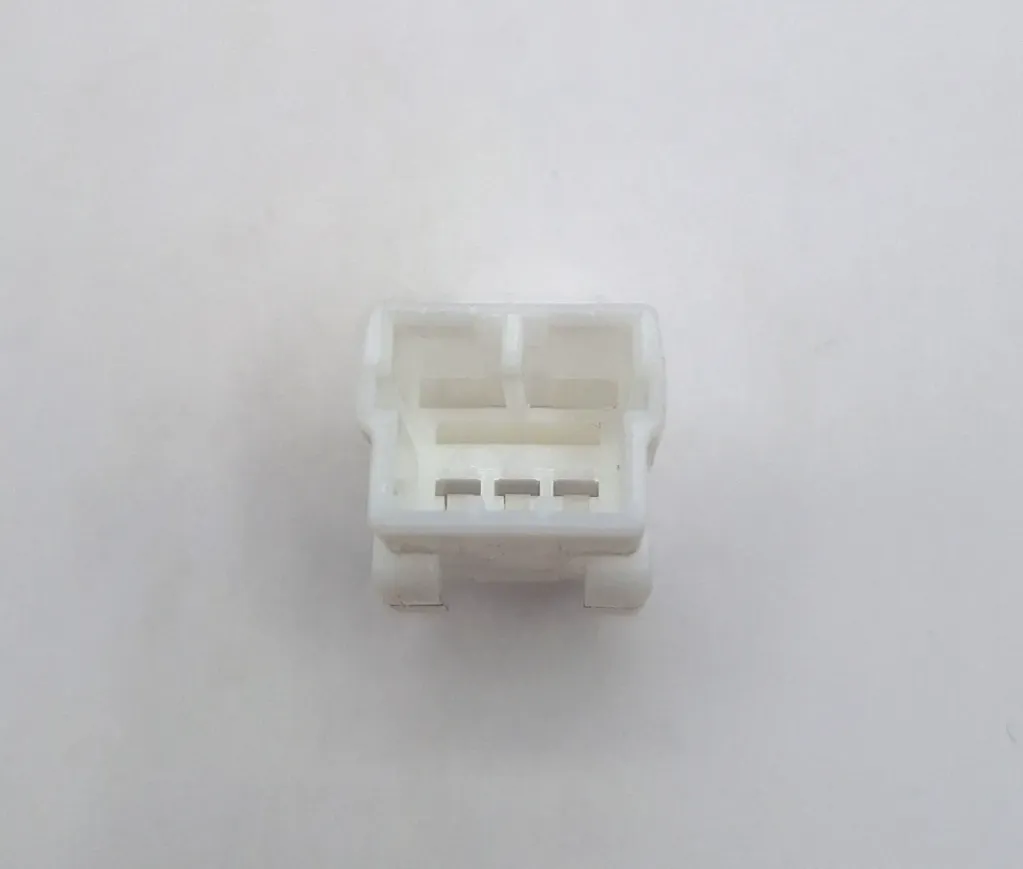 Equivalent to 174928-1 - 3 Way Multilock 070 Series Pin Housing