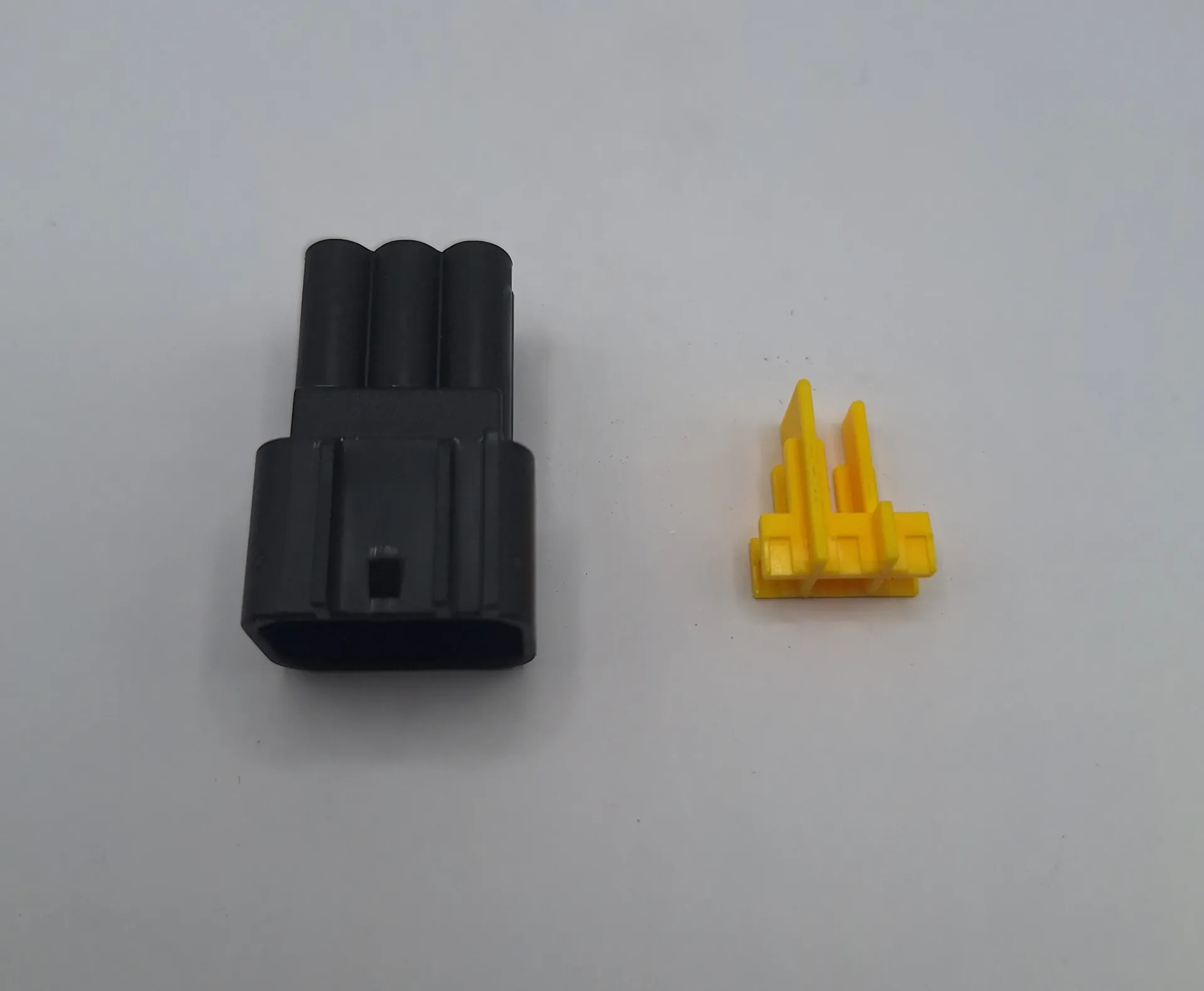 6 Way Furukawa RFW 090 Series Pin Housing
