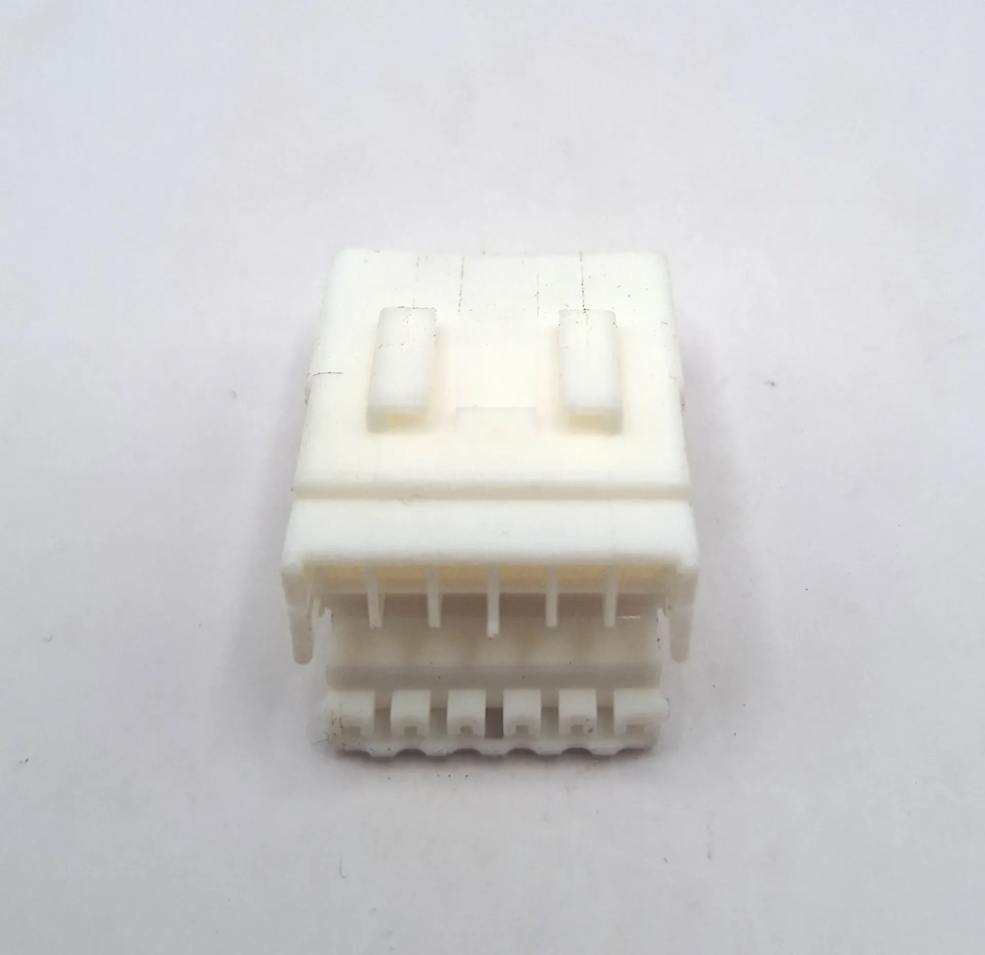 6 Way Multilock 070 Series Pin Housing - Single Row