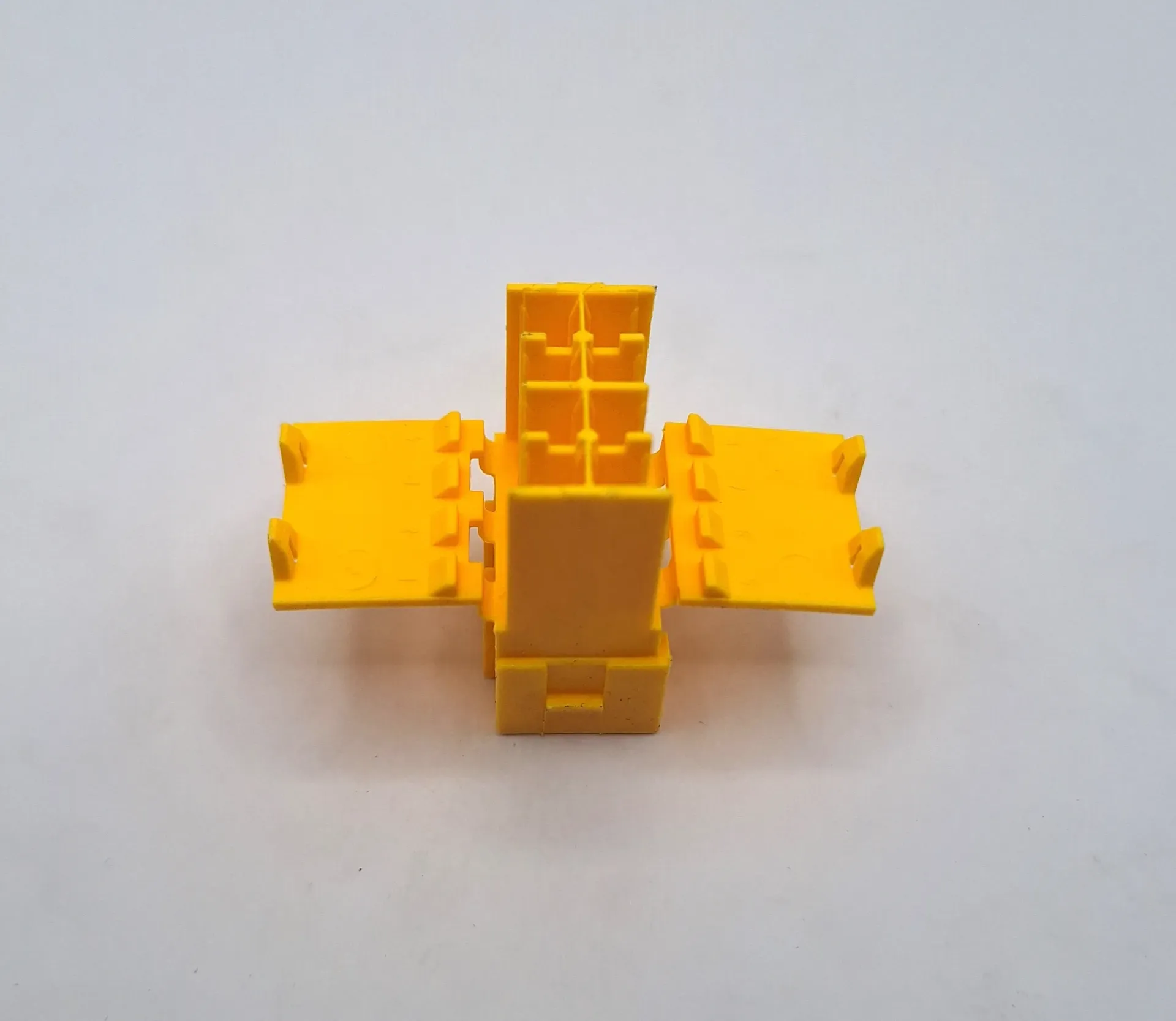 8 Way Jr. Power Timer Unsealed Pin Housing - Yellow