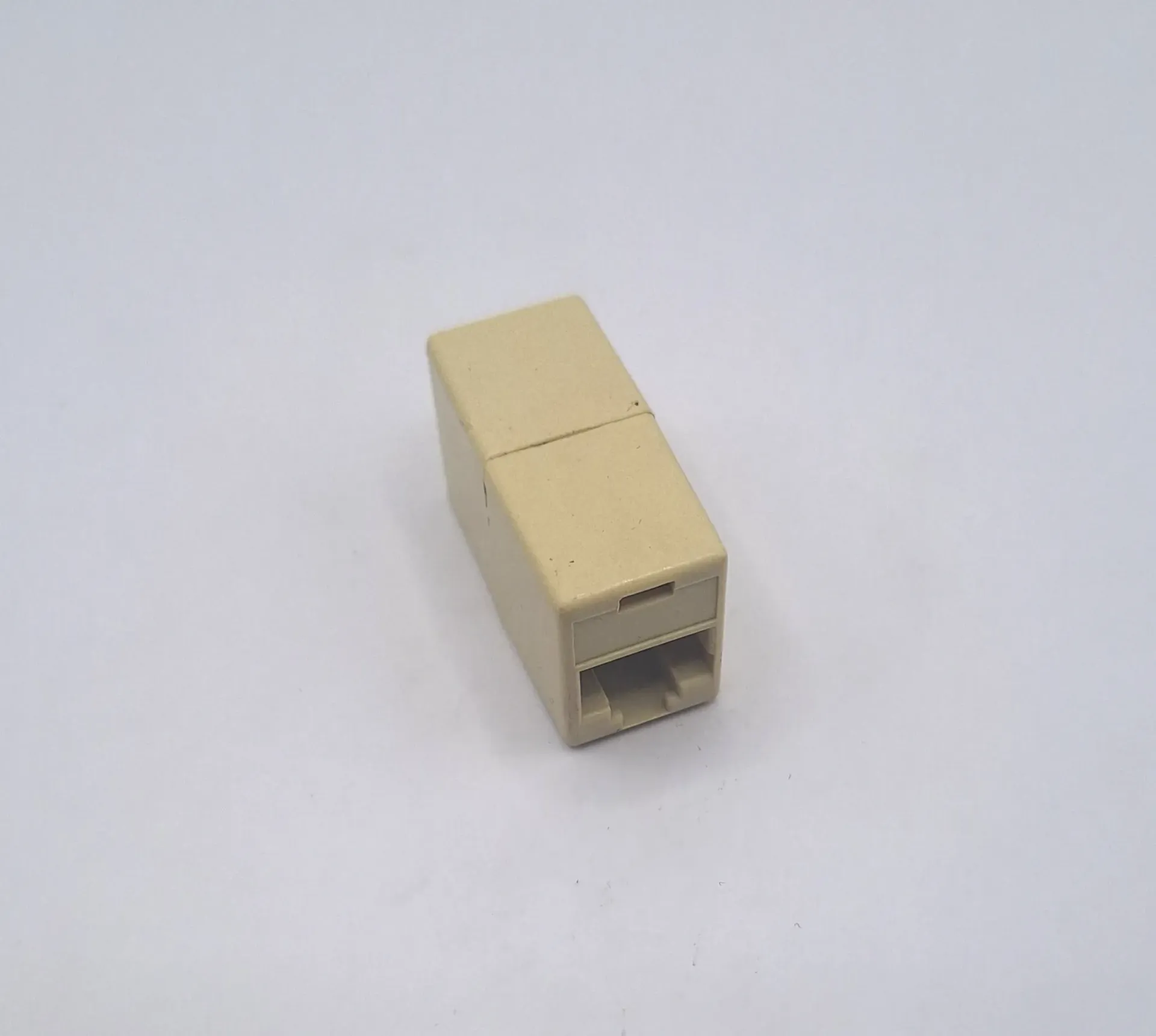 [9-00125] Cat5E RJ45 Through Coupler