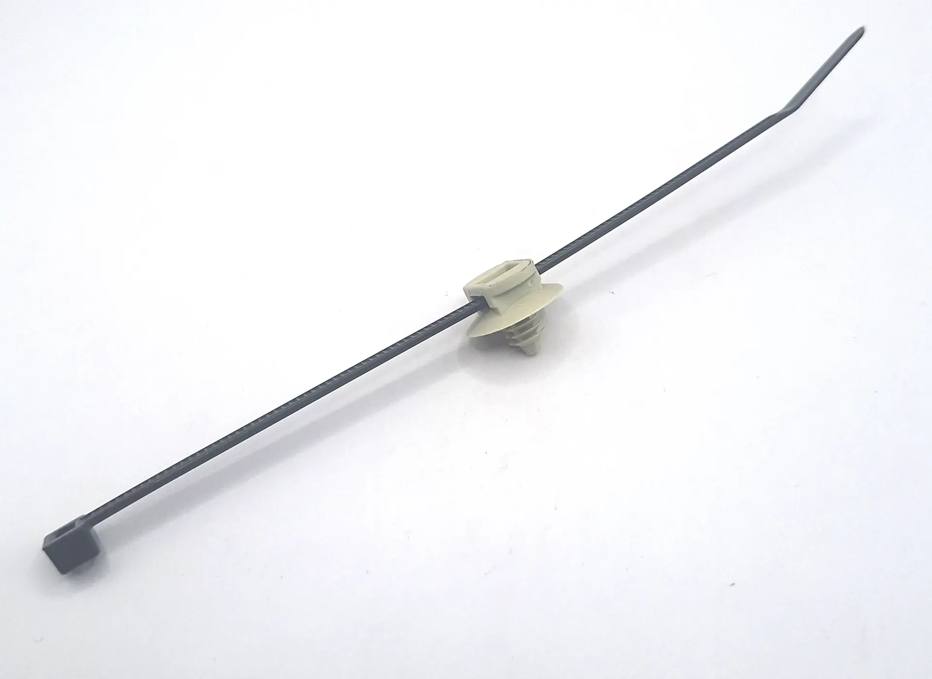 HellermannTyton Cable Tie, Inside Serrated, 150mm x 3.6 mm, Black Nylon